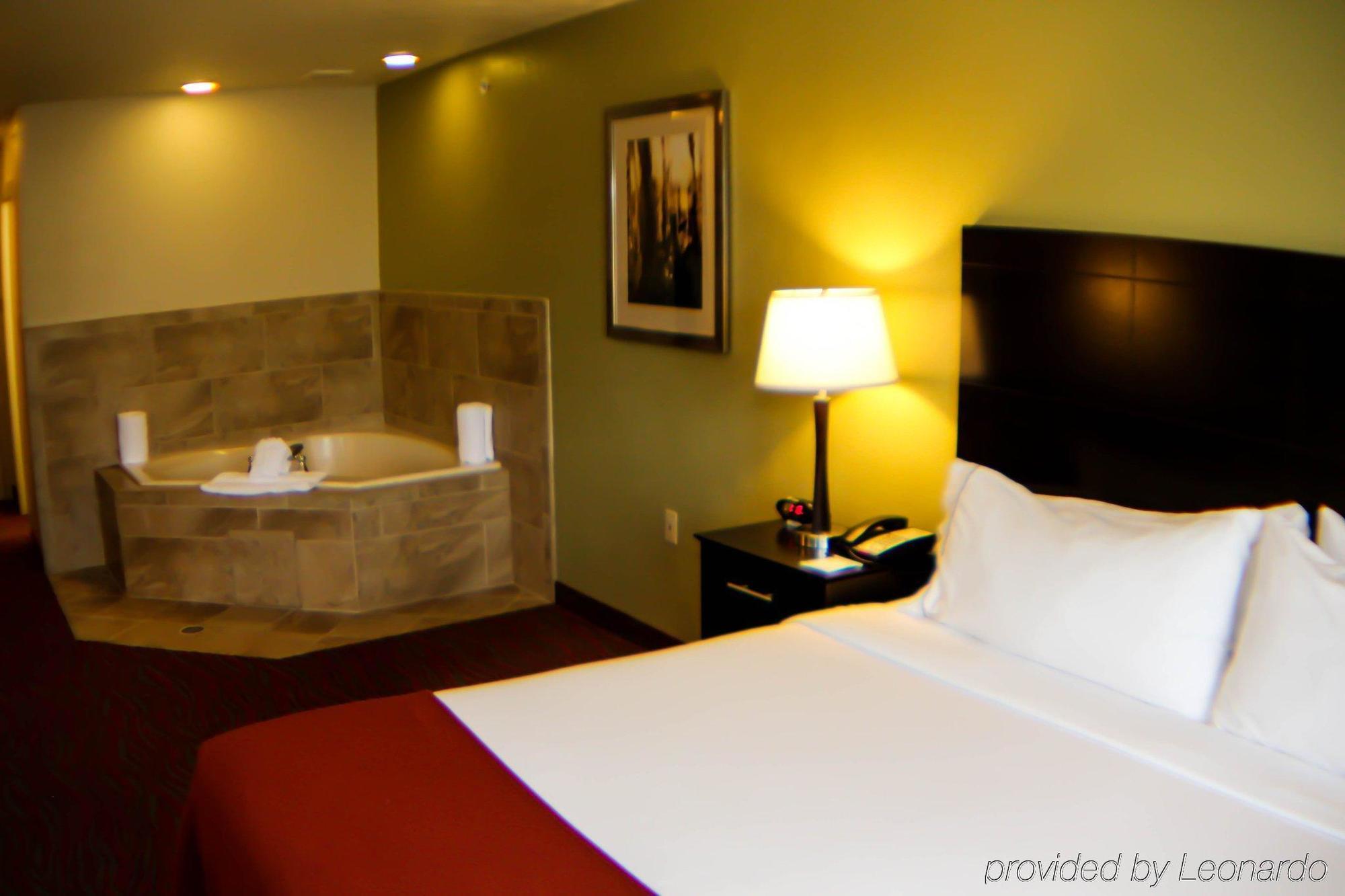 Holiday Inn Express & Suites Indianapolis North - Carmel By Ihg Eksteriør billede