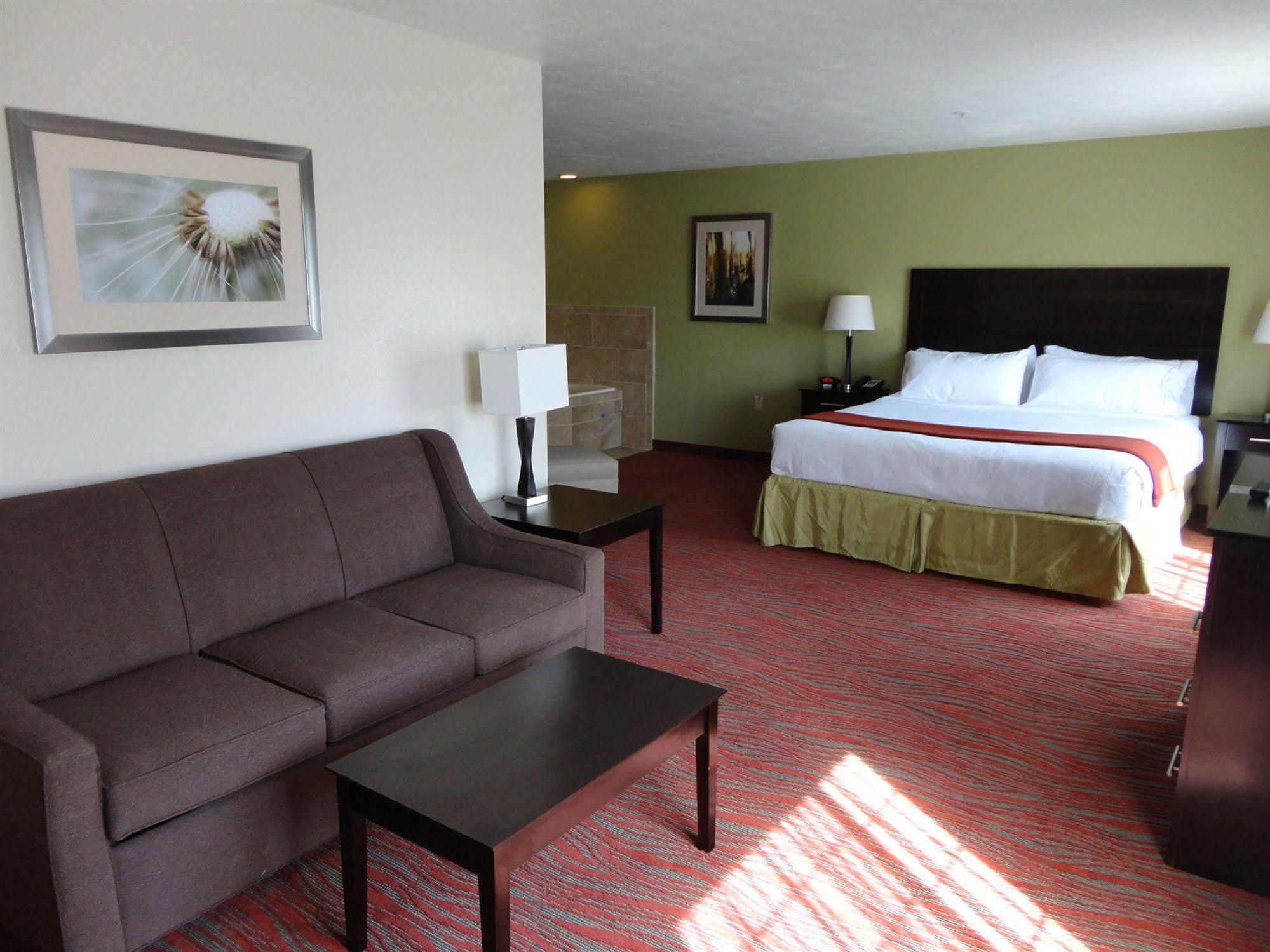 Holiday Inn Express & Suites Indianapolis North - Carmel By Ihg Eksteriør billede